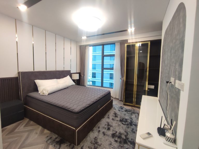 Thuê căn hộ 2 phòng ngủ tại Sunwah Pearl, nội thất cao cấp, view đẹp